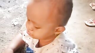 Lagi ngambek,.