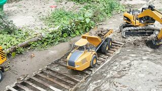 RC Excavator 8