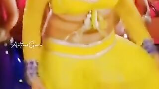 wo larki hai ya jado #bollywood#song #hindisong.