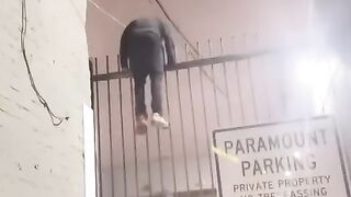 That bruh got stuck In the middle of escape