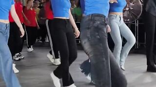 Yesterday is gone #Friend's Wine #Square Dance DOU Up #Small Waist Twist #Energetic #Friend's Wine Dance Challenge