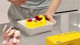 Это просто унижение для телефона!