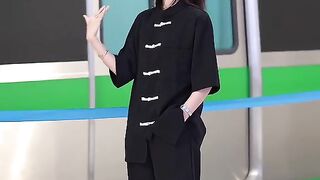 Kkkkk just wait until the train comes to film