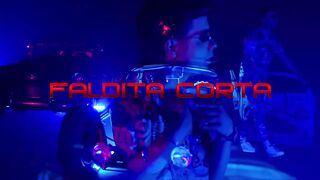 KAROL G - Faldita Corta (Официальное видео) Ft. Ченчо Корлеоне(720P_HD).