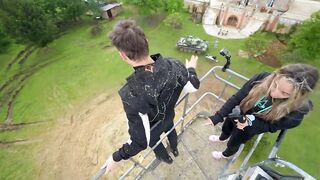 Survivre à une Chute de 7 étages dans du Foin