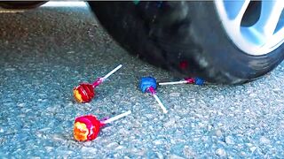 Esmagando coisas crocantes e macias de carro! CARRO EXPERIMENTAL VS MINI CARROS DE METAL 2
