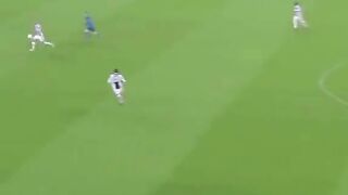 ICONIC moment when Ronaldo scored a bicycle kick goal according to an Arab commentator