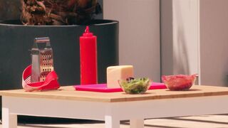 Making PIZZA???? with your BODY ???? | World of Love Island