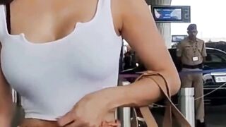 Mouni Roy Spotted At The Airport #mouniroy #short #shorts #trending #viral #bollywood #viralshorts