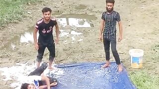 The eating game play