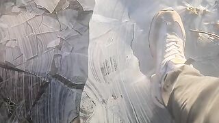 Satisfying walking on a thin ice it's soo satisfying