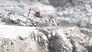 MKPSTUDIOS192#Heavymachinery at kaghan naran project#Mustafavlogger#mustafakidpresident#