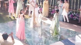 Hania Mir Dance New video
