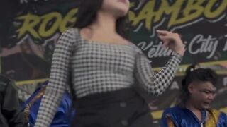 Goyang dulu yaa????????