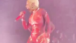 DOJA CAT goes LAURYN HILL & MICHAEL JACKSON mode with Bars & A+ Stage Presence when mic broke! ????????.