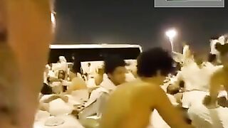 Playing cards in the state of Ihram on Hajj