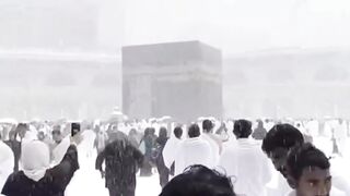 First time ever Snow Fall at Makkah