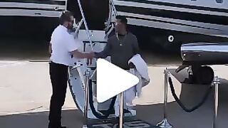 عودة محمدرمضان الى ارض الوطن مصر بعد رحله فى دبى باجمل حفلاته هناك???????????? 3abdo Moota
