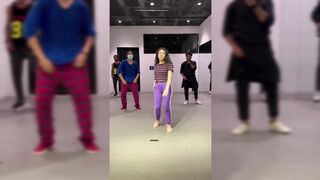 Pakistani Star Girl Mehar Bano Dance 2