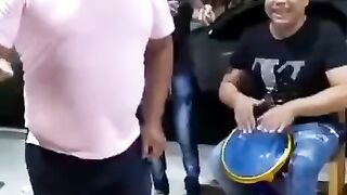 Todo el mundo caga y pea 2
