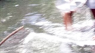 Kesurupan masuk kolam