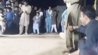 Pakistan has the happiest dancer in the world