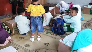 eps 048 | baby is studying in the class