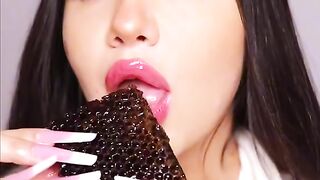 Asmr satisfying honey eating #trending#satisfying#shorts