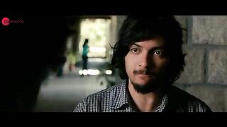 Give Me Some Sunshine - 3 Idiots _ Aamir Khan_ Madhavan_ Sharman J _ Suraj Jagan _ Shantanu Moitra(360P).