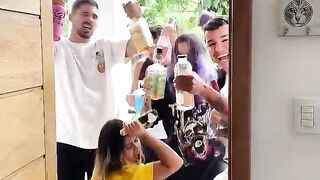 TODO GRUPO DE AMIGOS PASSA PELA MESMA SITUAÇÃO