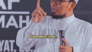 Allah sangat mencintai hambanya yang gemar bertaubat