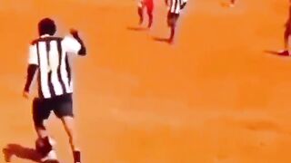 DRIBBLE DE OUF :LES NEYMAR AFRICAIN
