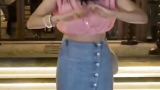 Amruta Khanvilkar Looks Beautiful Spotted At Bandra #amrutakhanvilkar #shorts #viral #youtubeshorts #trending #shortvideo #ytshorts