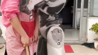 Robot kisses girl ????