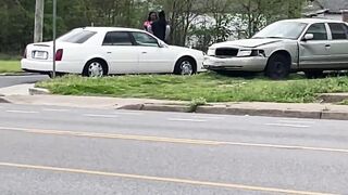 MAN SHOT BROAD DAY TODAY IN MEMPHIS