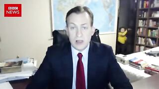 Children interrupt BBC NEWS INTERVIEW