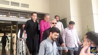 Imran Riaz Khan created a stir as soon as he left the Supreme Court, he gave important news regarding Imran Khan.