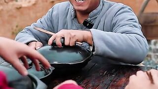 Eating with game