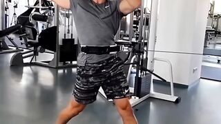 how professional javelin throwers train their hands