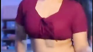 O Saki saki mehron lenga fashion with dance
