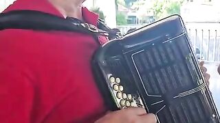 A animação não falta em Ponte da Barca nos domingos a tarde..
