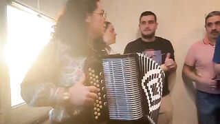 Grupo magnifico de Nanterre com esta rapasiada animada..