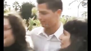 Cristiano_Ronaldo_Top_10_craziest_Fan_Meet!_Girl_kissed