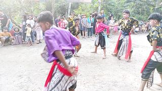 Kesurupan - Jathilan - Siswo Turonggo mudho