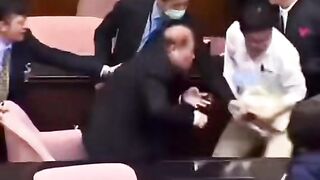Taiwan _Mp_Stole_A_Bill_And_Ran_Away.....