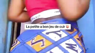La petite a bon jeux de rein