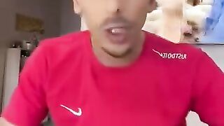 شاب مغربي يفضح عن ثمن أغنام المستوردة