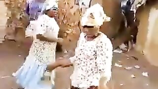 Des danseurs ornome