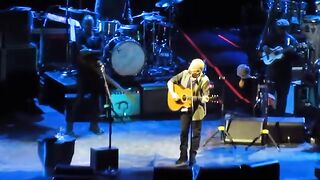 Paul_Simon_and_Sting_-_The_Boxer__Vancouver,_BC_-_Feb_20,_2014_(18).