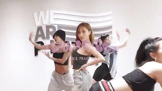 화사 (HWASA) - 'I Love My Body' Dance Practice
